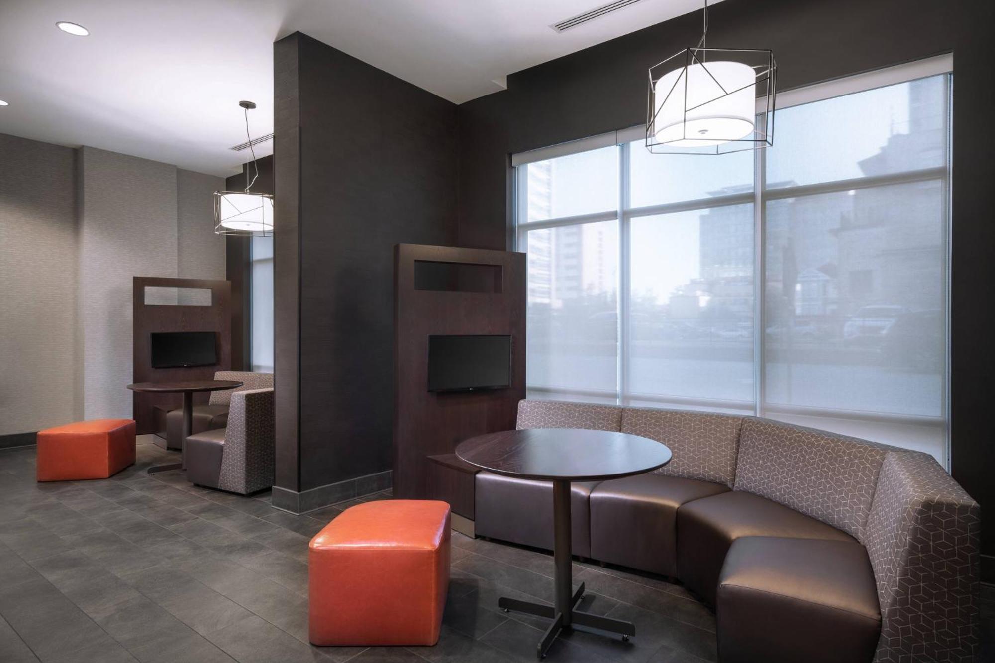 Courtyard By Marriott Baton Rouge Downtown Hotel Bagian luar foto