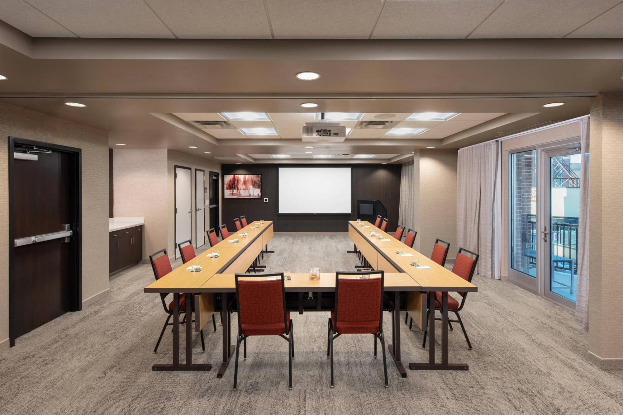 Courtyard By Marriott Baton Rouge Downtown Hotel Bagian luar foto