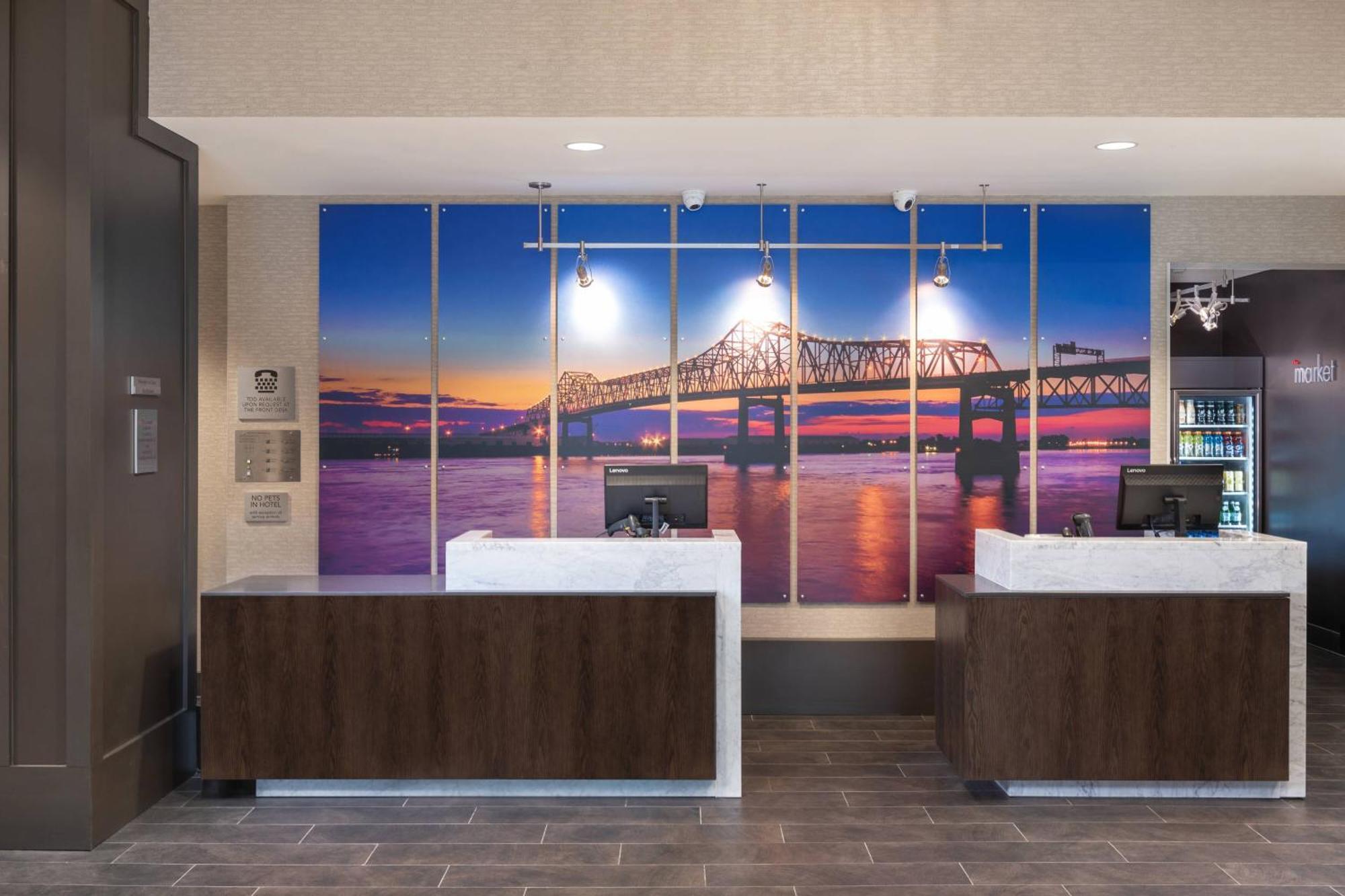 Courtyard By Marriott Baton Rouge Downtown Hotel Bagian luar foto