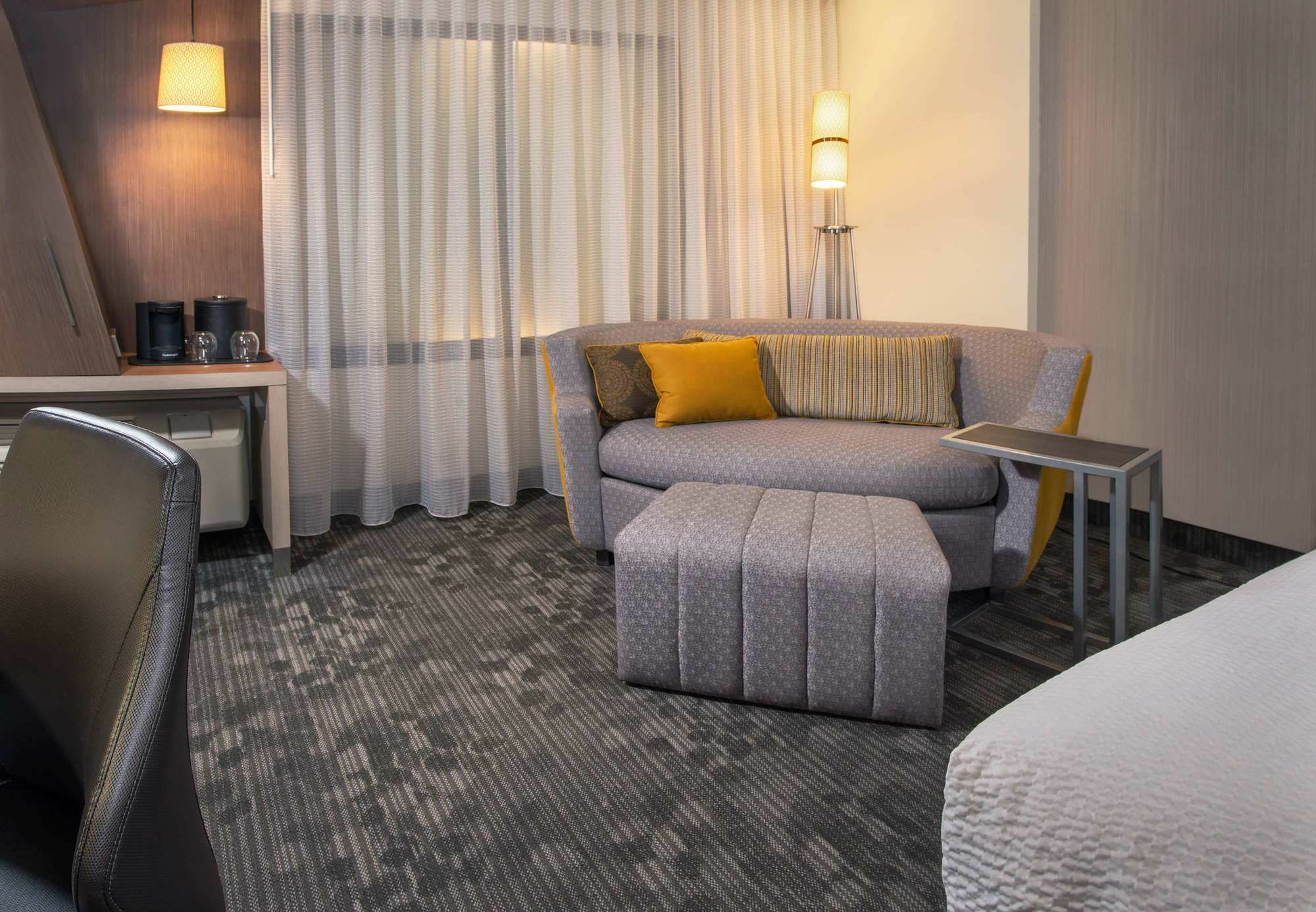 Courtyard By Marriott Baton Rouge Downtown Hotel Bagian luar foto
